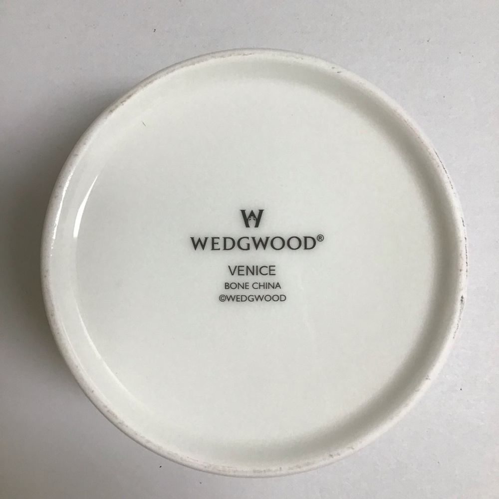 Wedgwood Porcelain Powder Box VENICE Trinket Jewelry Signed Vanity Boudoir Round - Picture 5 of 16